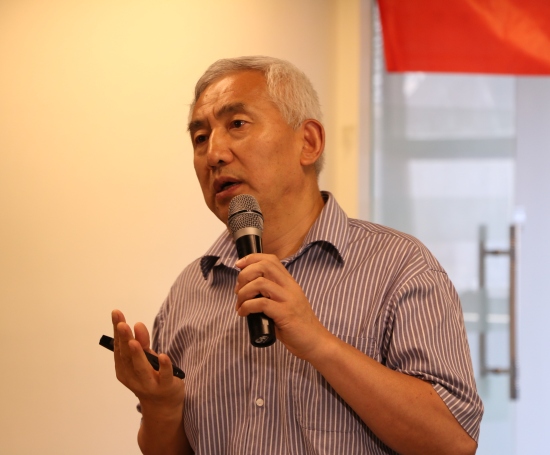 组合学分制：我的兴趣？我要做什么？——中国高等教育面向未来挑战的解决方案”，是关于教育改革的一个问题